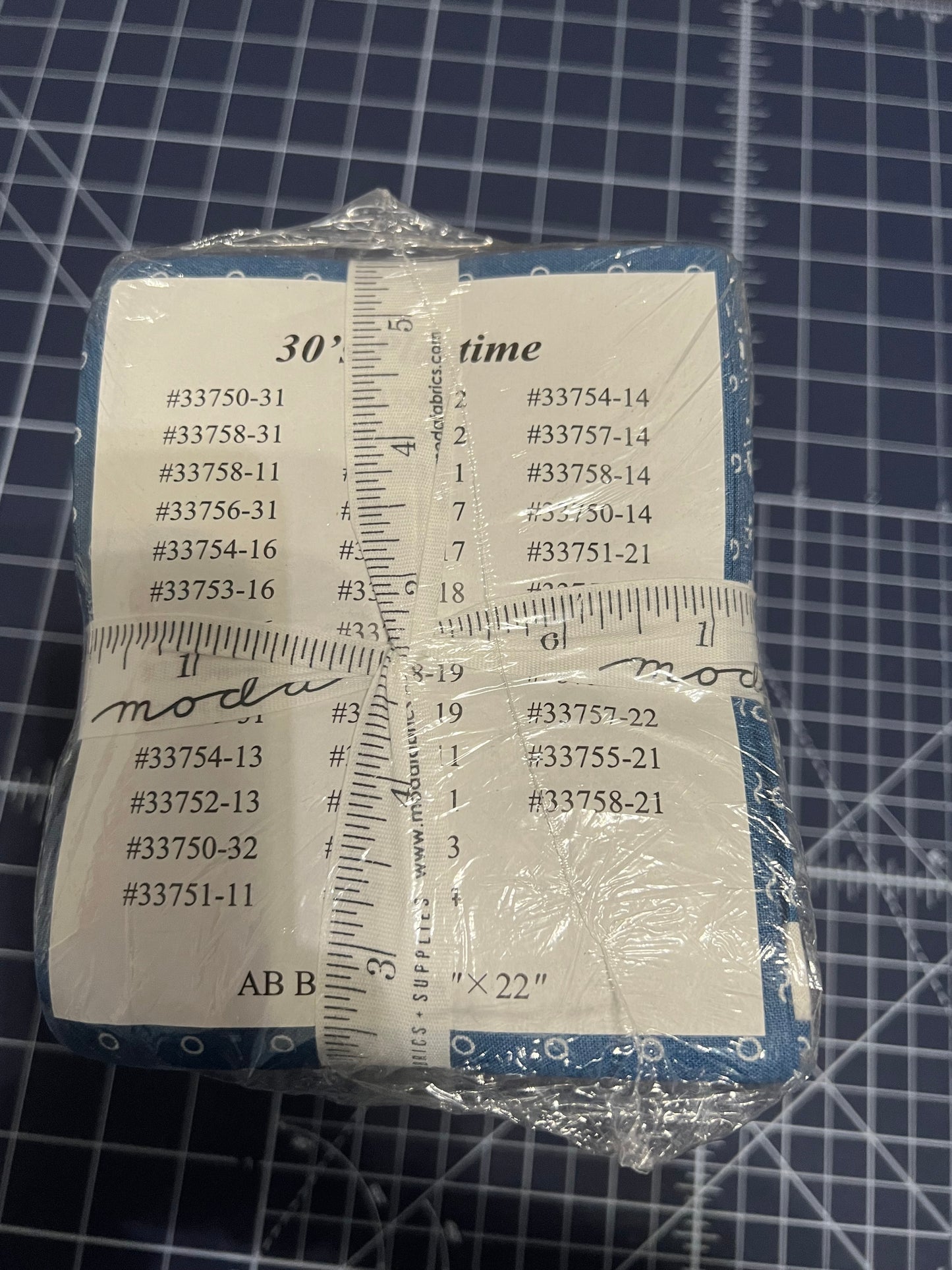 30’s playtime fat quarter bundle 33750AB