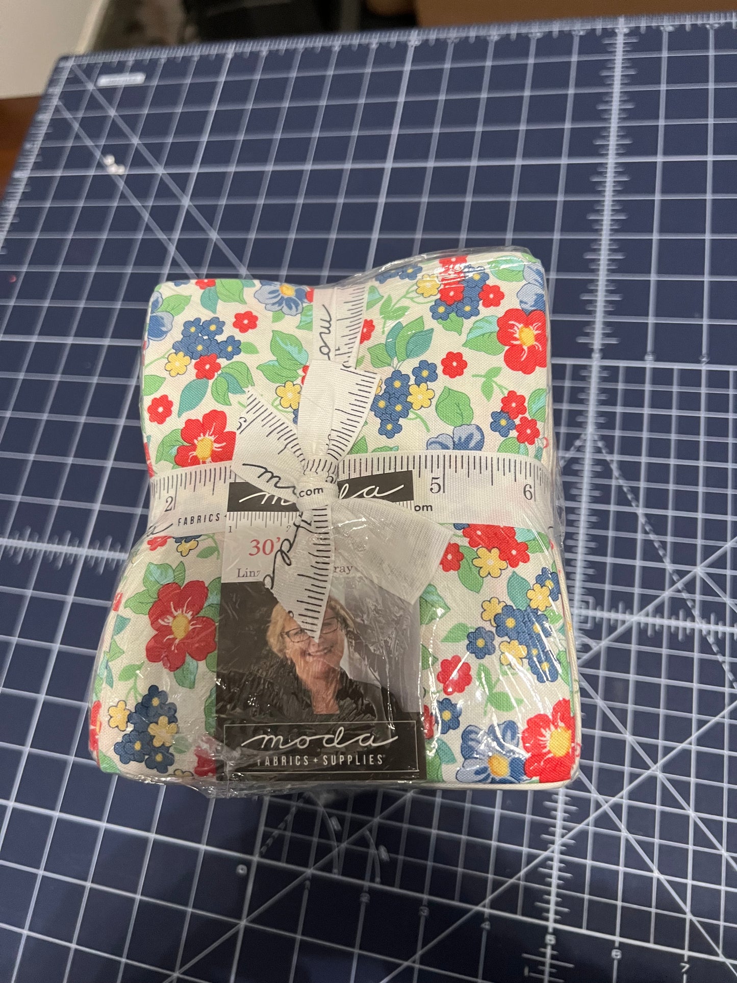 30’s playtime fat quarter bundle 33750AB