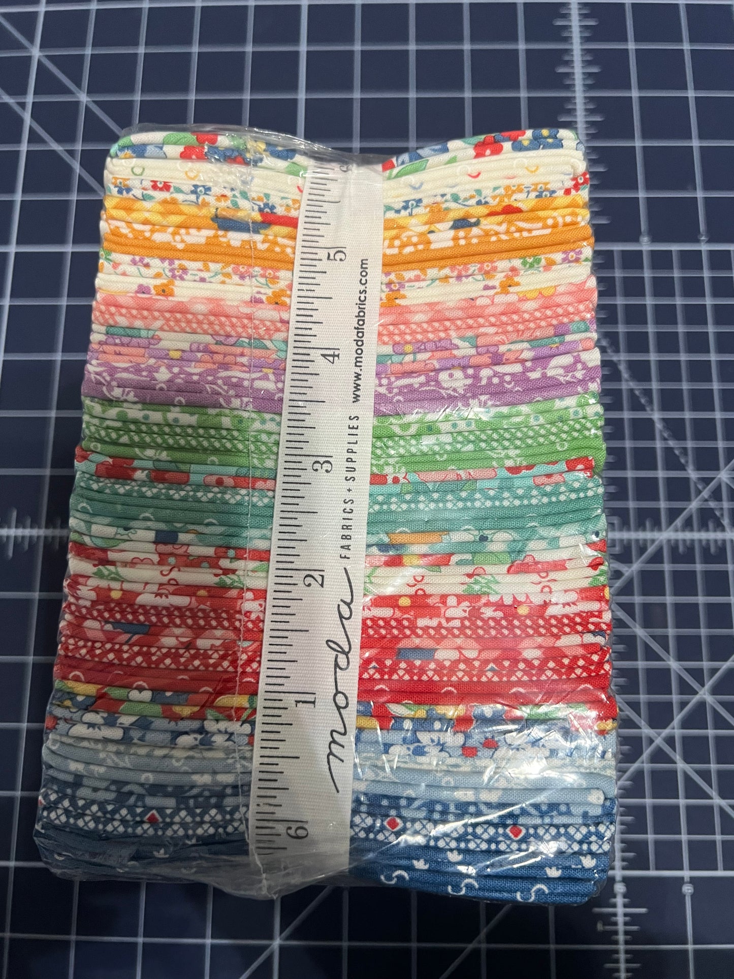 30’s playtime fat quarter bundle 33750AB