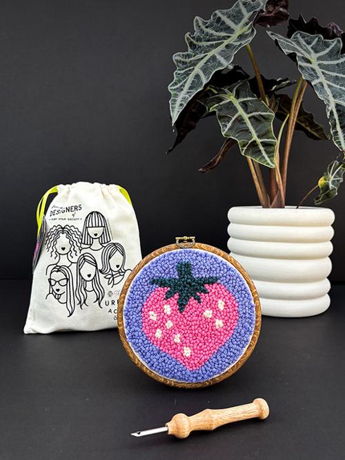 Punch Needle Strawberry Kit UA1034 BOX Ruby Star