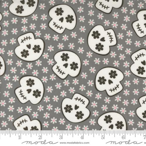 Fab Boo Lous Shadow 22483 22 Moda by the yard