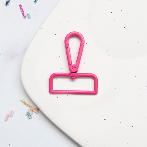 1.5" Swivel Snap Hook Magenta SSCH56 Stitch Supply