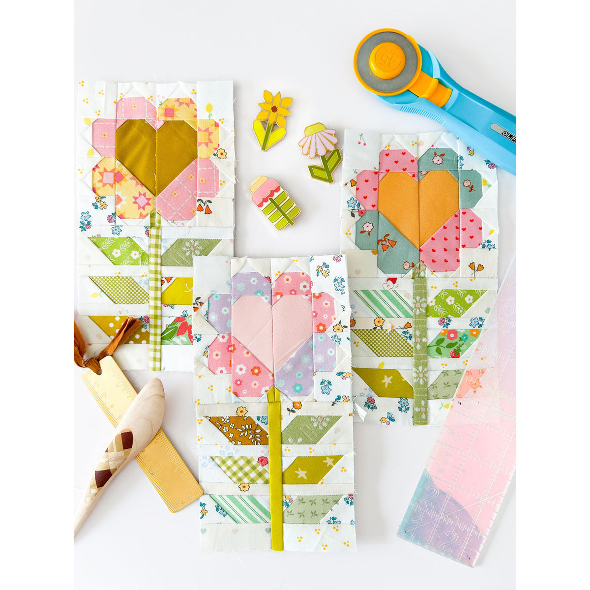 Liza Taylor Heart Flower Quilt Block A Foundation Paper Pieced Pattern LIZ56821